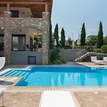 Serenity Villa Néoi Epivátai