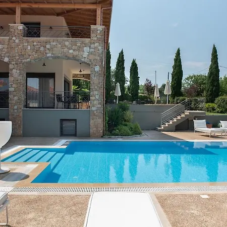 Serenity Villa Néoi Epivátai