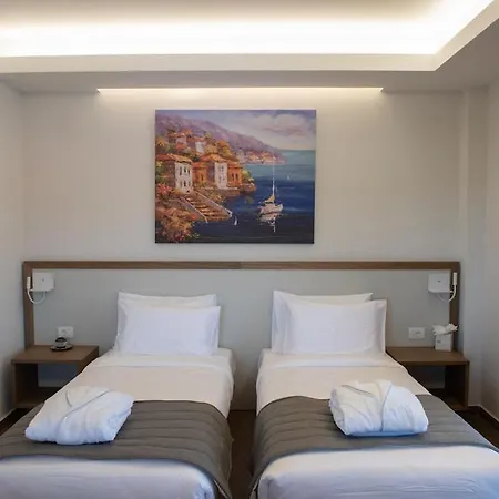 Villa Serenity Néoi Epivátai