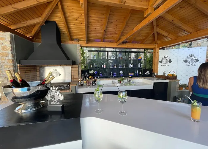 Villa Serenity Néoi Epivátai